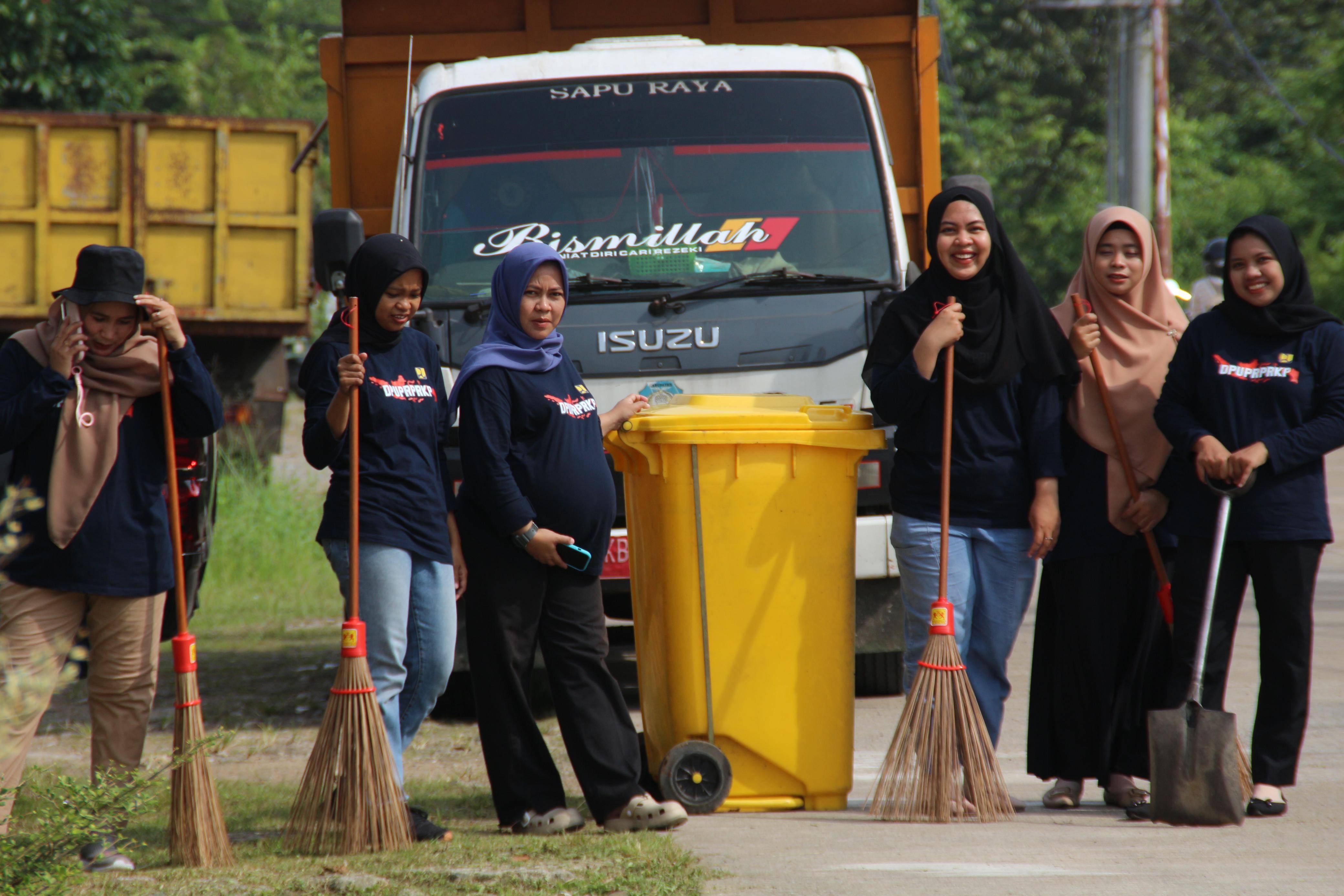 Dinas PUPRPRKP Mendukung Kegiatan Aksi Bersih World Cleanup Day 